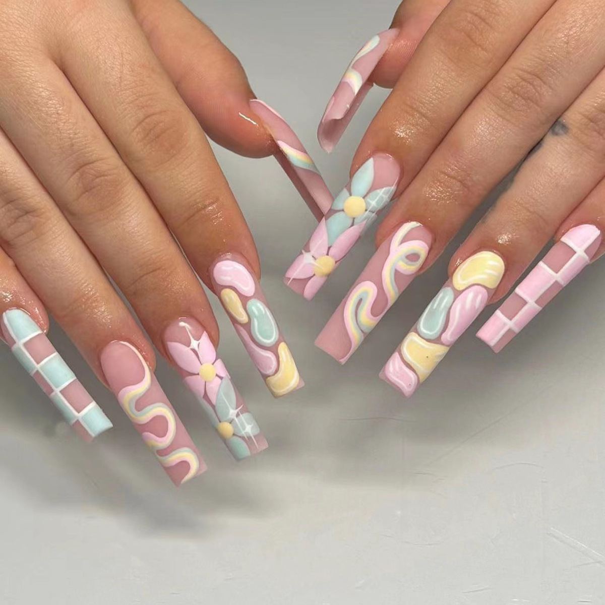 24개 블랙 프렌치 가짜 손톱 세트 나비 모양 라인스톤 - Nail Art Press On 리뷰 및 가격